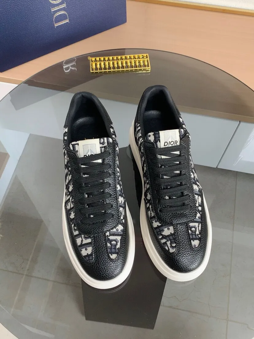 Factory price 420⌚️⌚️[Dior] Dior's new men's genuine leather casual shoes, the highest version on the market, any comparison is welcome🆚! The original leather has excellent texture and is super high-end! Fetal sheep net lining imported from Italy, removable pad! Luxurious materials and fine workmanship, highly recommended! Code number: 38-444⃣️Color optional